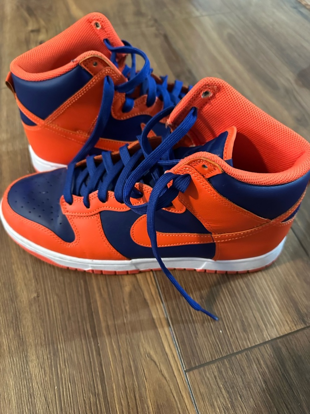 Women LIKE NEW 🧡 High-Top Sneakers in Bright Orange and Royal Blue SZ 11